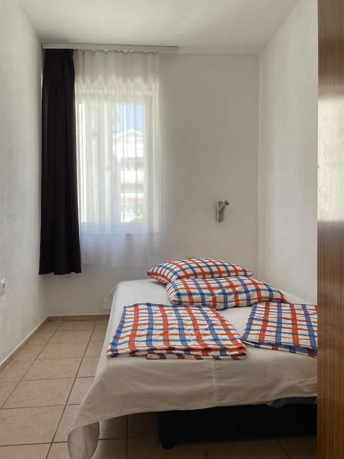 Apartments Papic Trogir 0*,